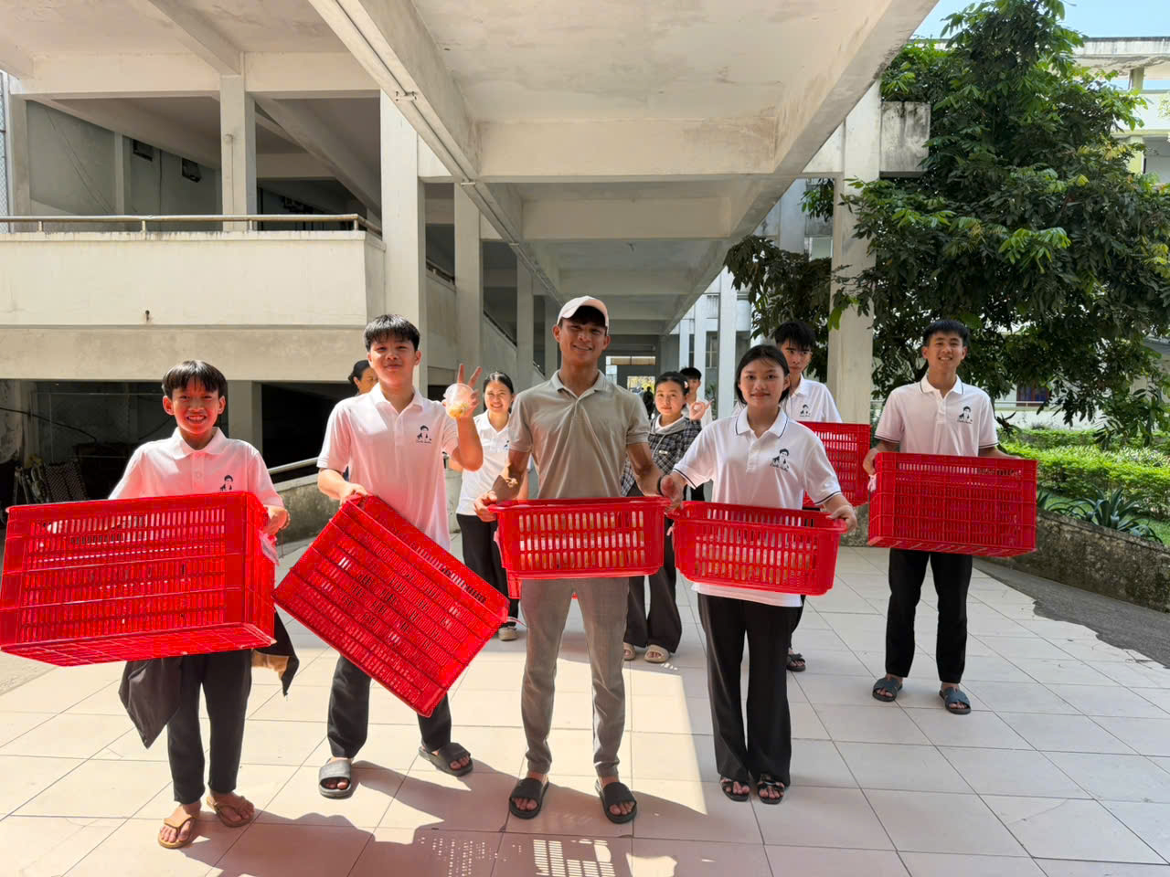 Đóng gói suất ăn tại trường