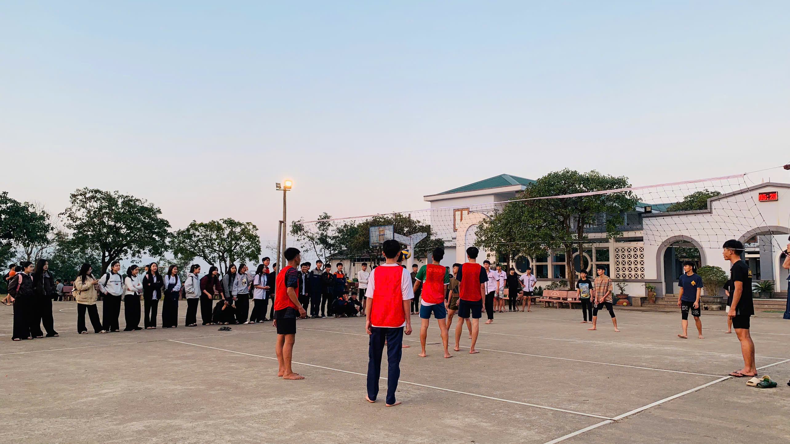 Bóng chuyền trong hội thao